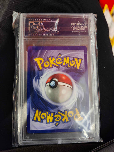 MACHAMP 1ST EDITION SHADOWLESS (Error Label) PSA 8